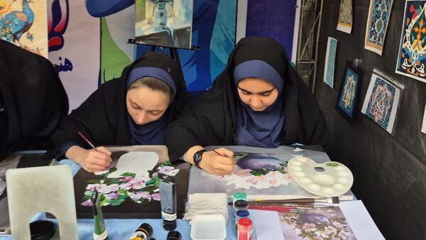 صدای انقلاب طنین انداز شد