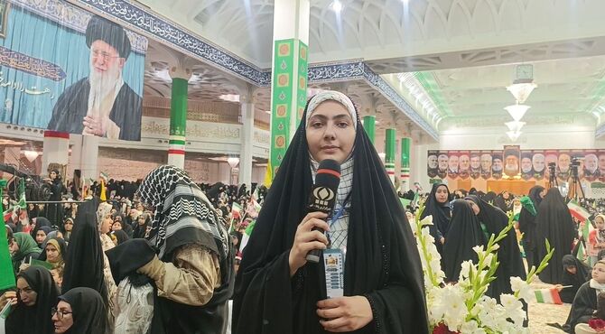 مراسم دهه کرامت و روز دختر خانواده شهدای میناب در حرم حضرت معصومه (س)