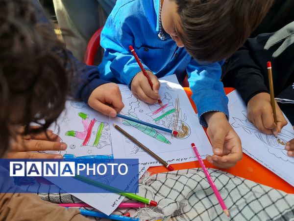 جلوه‌ای از وحدت و همدلی در راهپیمایی ۲۲ بهمن