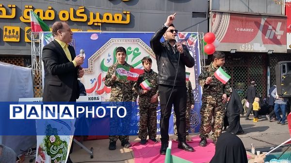 حماسه حضور فرهنگیان و دانش‌آموزان منطقه ۵ در راهپیمایی ۲۲ بهمن