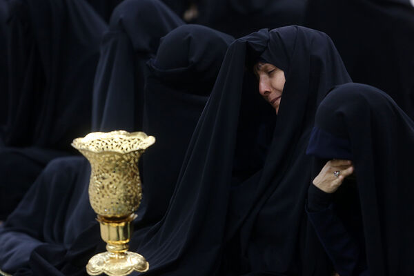 آیین سیاهپوشی حرم حضرت معصومه(س) در آستانه ماه عزاداری سیدالشهدا(ع)