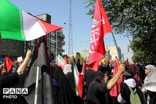 تجلی وفاداری؛ نگاهی به تصاویر مراسم بزرگداشت رهبر امت