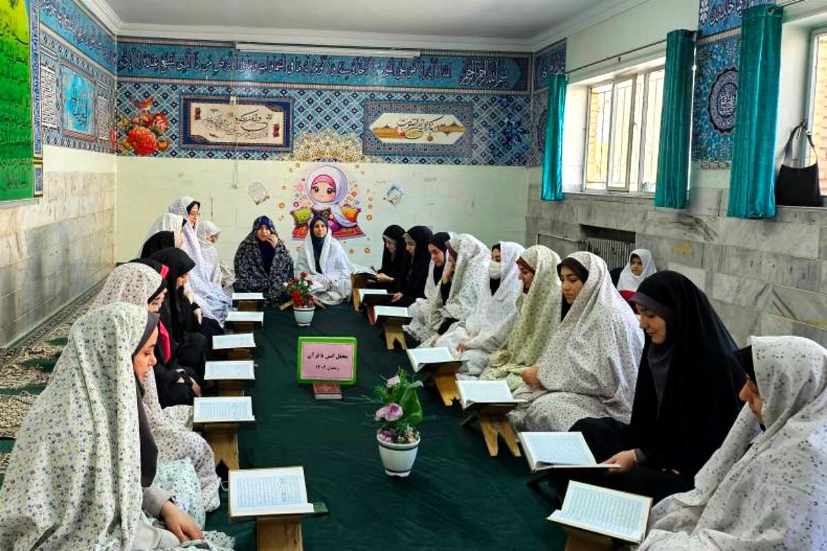 محفل نور در دبستان هدی شهر قدس