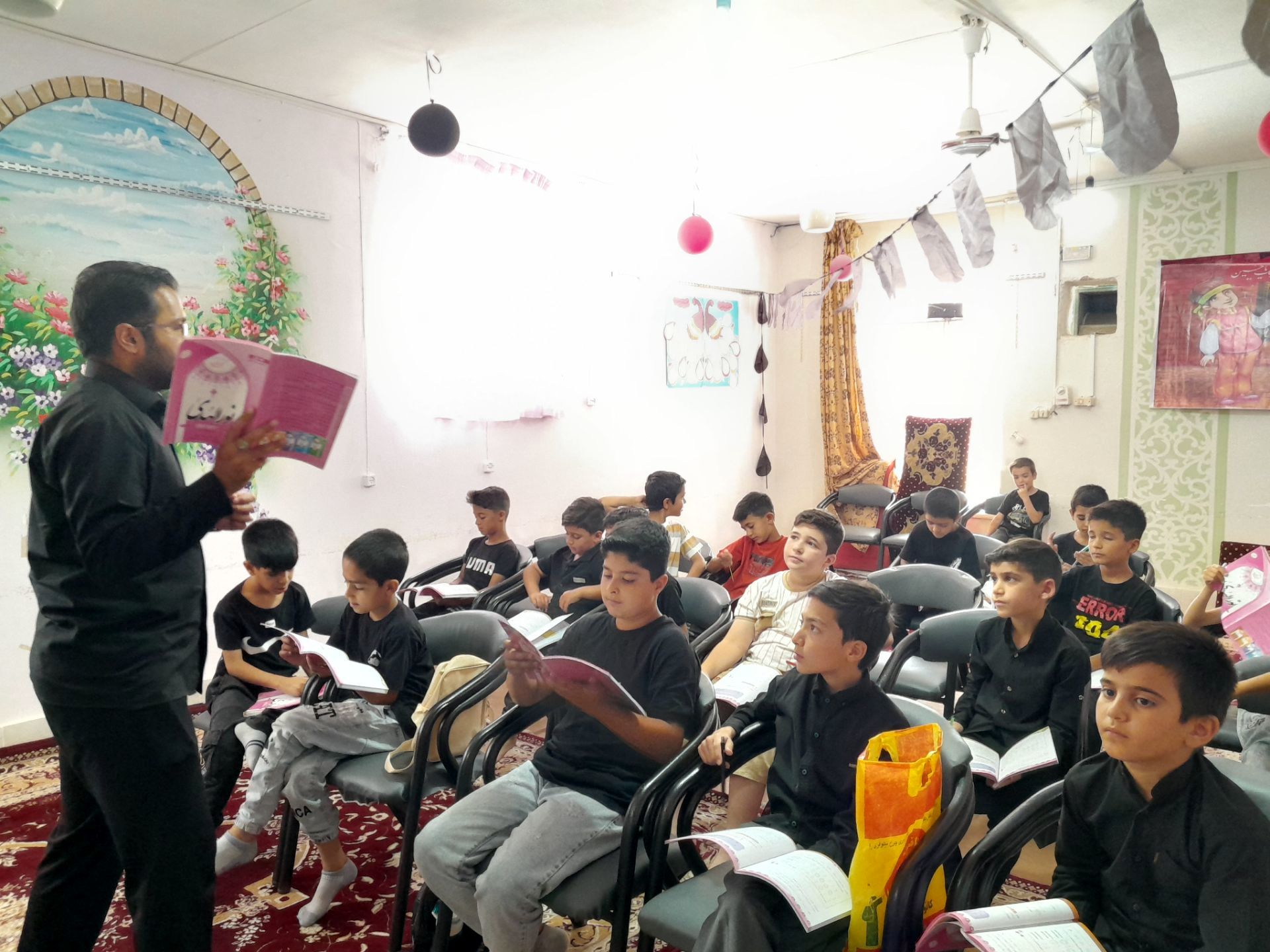 کلاس‌های اوقات فراغت در دارالقرآن مرحوم حیدری خلیل آباد