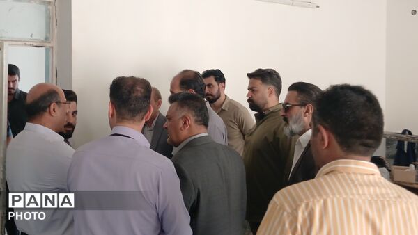 بررسی روند تکمیل پروژه‌ های آموزشی ناحیه ۲ خرم‌ آباد با حضور مسئول قرارگاه عدالت آموزشی وزارت