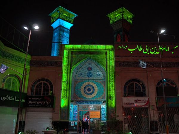 جلوه‌ای از اعتکاف دانش‌آموزی در مسجد امام علی‌بن‌ابی‌طالب (ع)