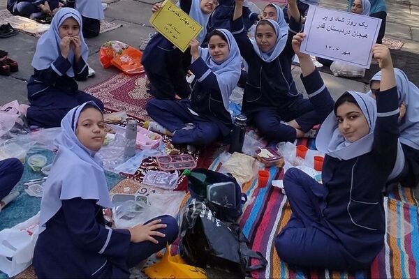 برگزاری جشن تخم‌مرغ‌های رنگی در دبستان قدر بهارستان دو