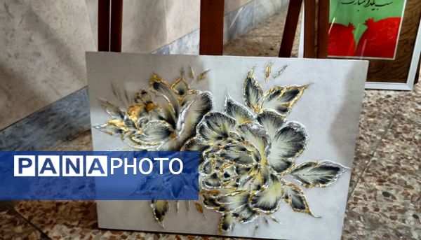 برپایی نمایشگاه دست سازه‌های دانش‌آموزی در ورامین