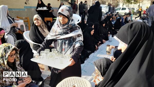  اقامه نماز باشکوه عید فطر در مسجد قائم‌المهدی جاهدشهر