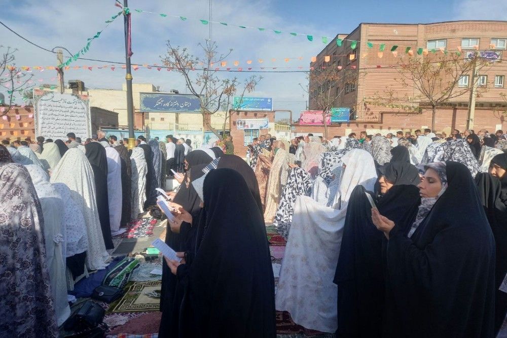 اقامه نماز عید فطر در قیامدشت ناحیه یک ری