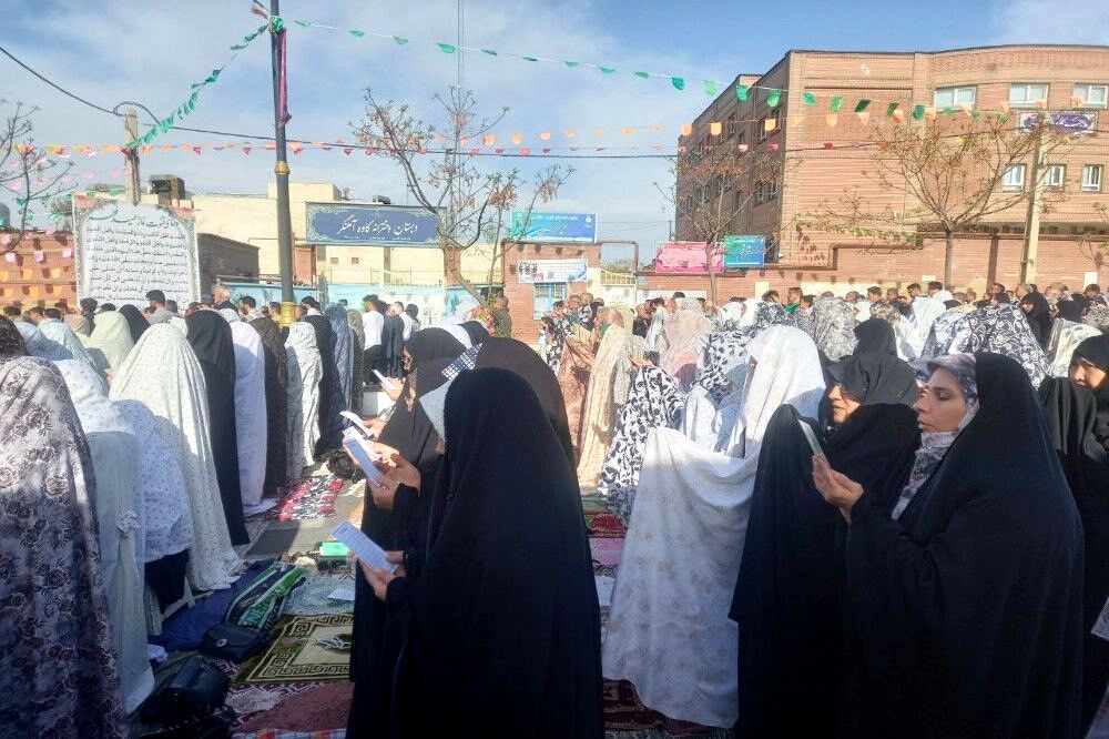 اقامه نماز عید فطر در قیامدشت ناحیه یک ری