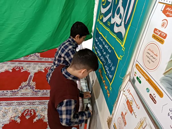 برپایی نمایشگاه مدرسه انقلاب در دبیرستان شهید رجایی
