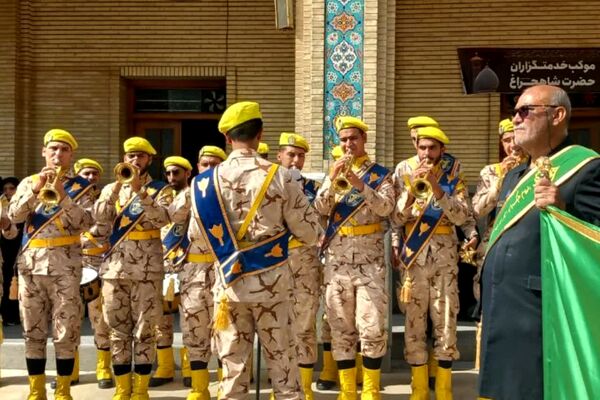 تشییع پیکر شهید دانش‌آموز در شاهچراغ(ع)