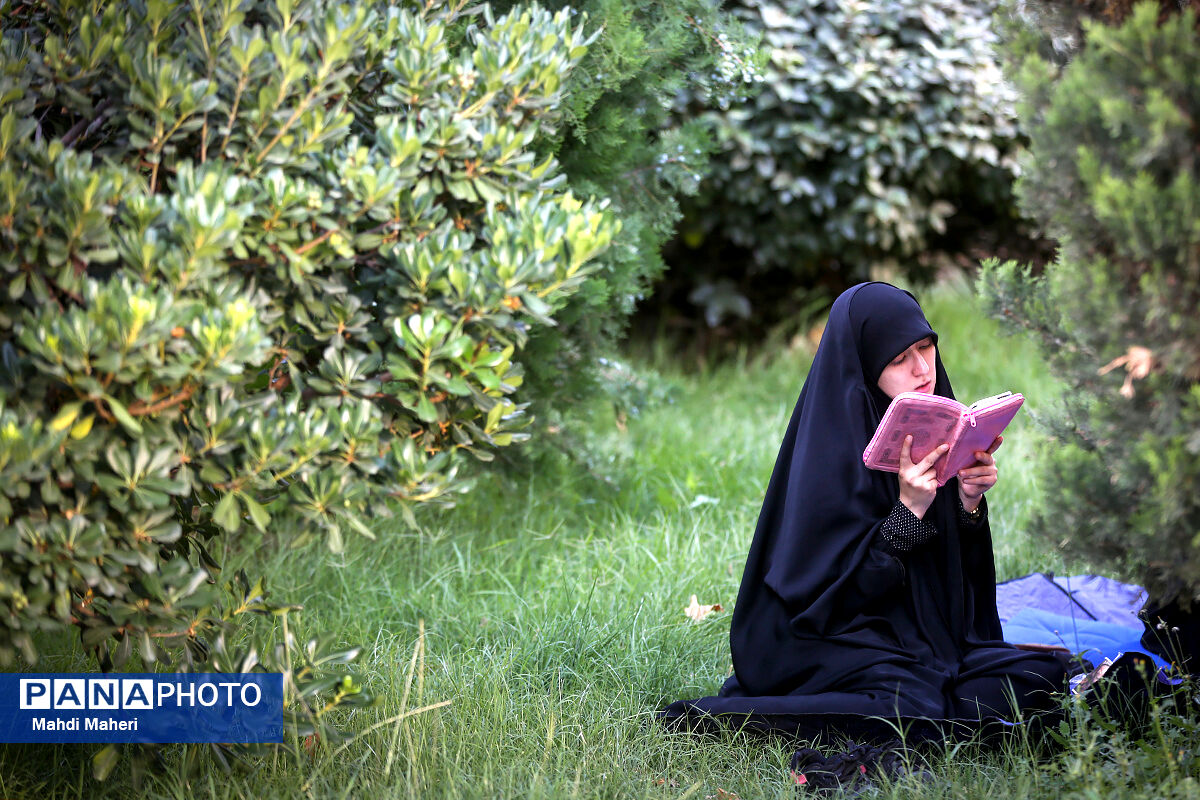 مراسم دعای عرفه در دانشگاه تهران