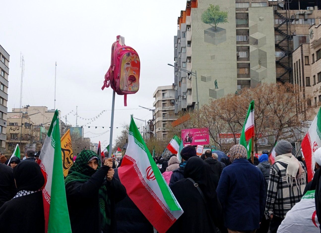 حضور دانش‌آموزان و دانشجویان در راهپیمایی روز قدس و وحدت ملی در برابر تجاوز رژیم صهیونیستی به خاک ایران