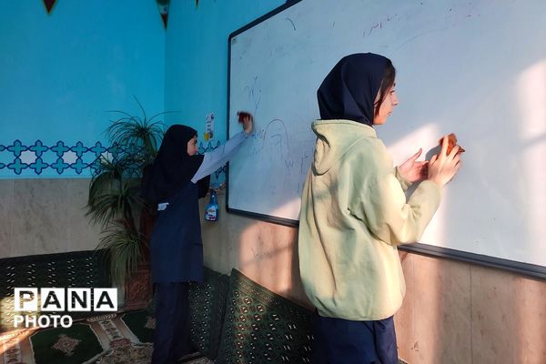 آیین غبارروبی نمازخانه مدرسه شهید معظم همزمان با حلول ماه مبارک رمضان