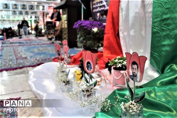 حال و هوای آغاز سال نو در جوار مزار شهدای جنگ رمضان