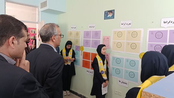 بازدید مسئولین استانی  از دبیرستان فرزانگان