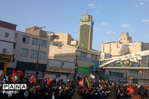 حماسه حضور مردم ایران در مراسم تشییع رهبر شهید
