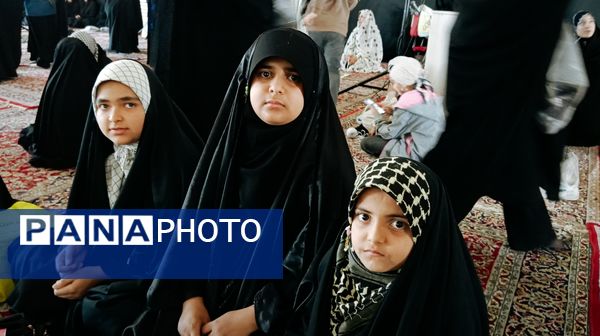 حضور دانش آموزان در نماز جمعه کاشمر