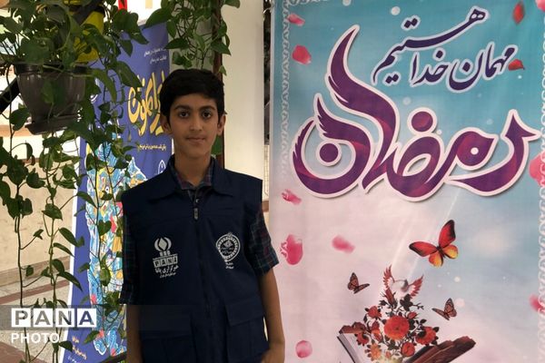 آیین سپاس مربی با حضور پیشتازان سازمان دانش آموزی در ناحیه دو شهرری 