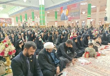 اجتماع دختران دانشجو در حرم حضرت معصومه(س)