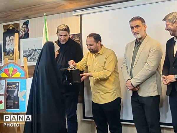 تجلیل از نویسندگان دهه هشتادی و نودی حوزه دفاع مقدس