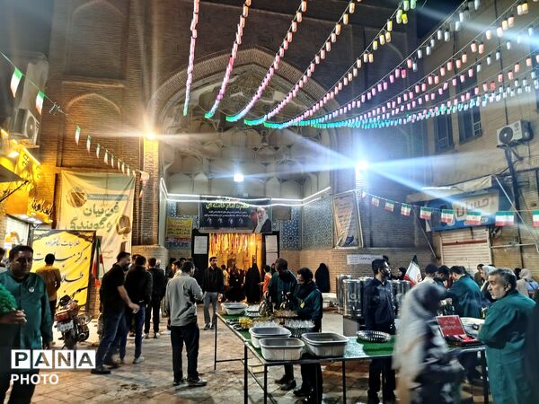 مردم در کنار هم، شب های همیشگی را رقم می زنند