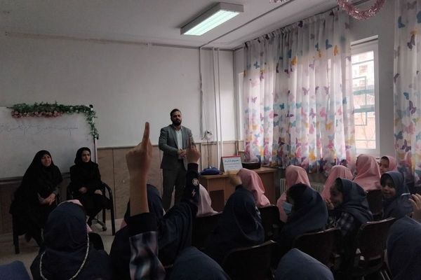  هفته پژوهش در مدرسه نرگس پردیس