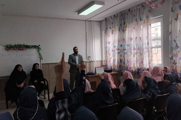  هفته پژوهش در مدرسه نرگس پردیس