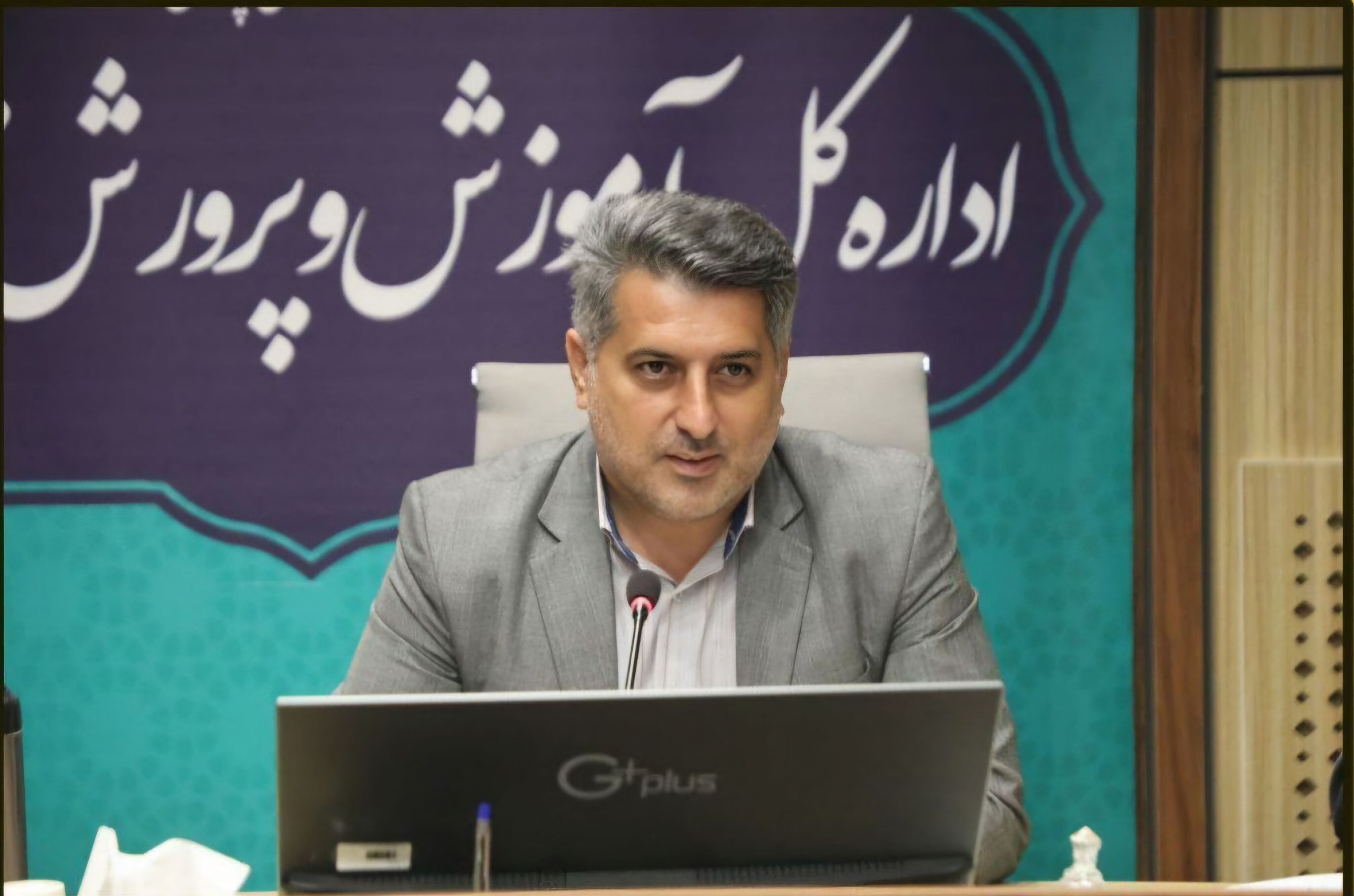 فردای ایران را با فرهنگ شهدا می‌سازیم