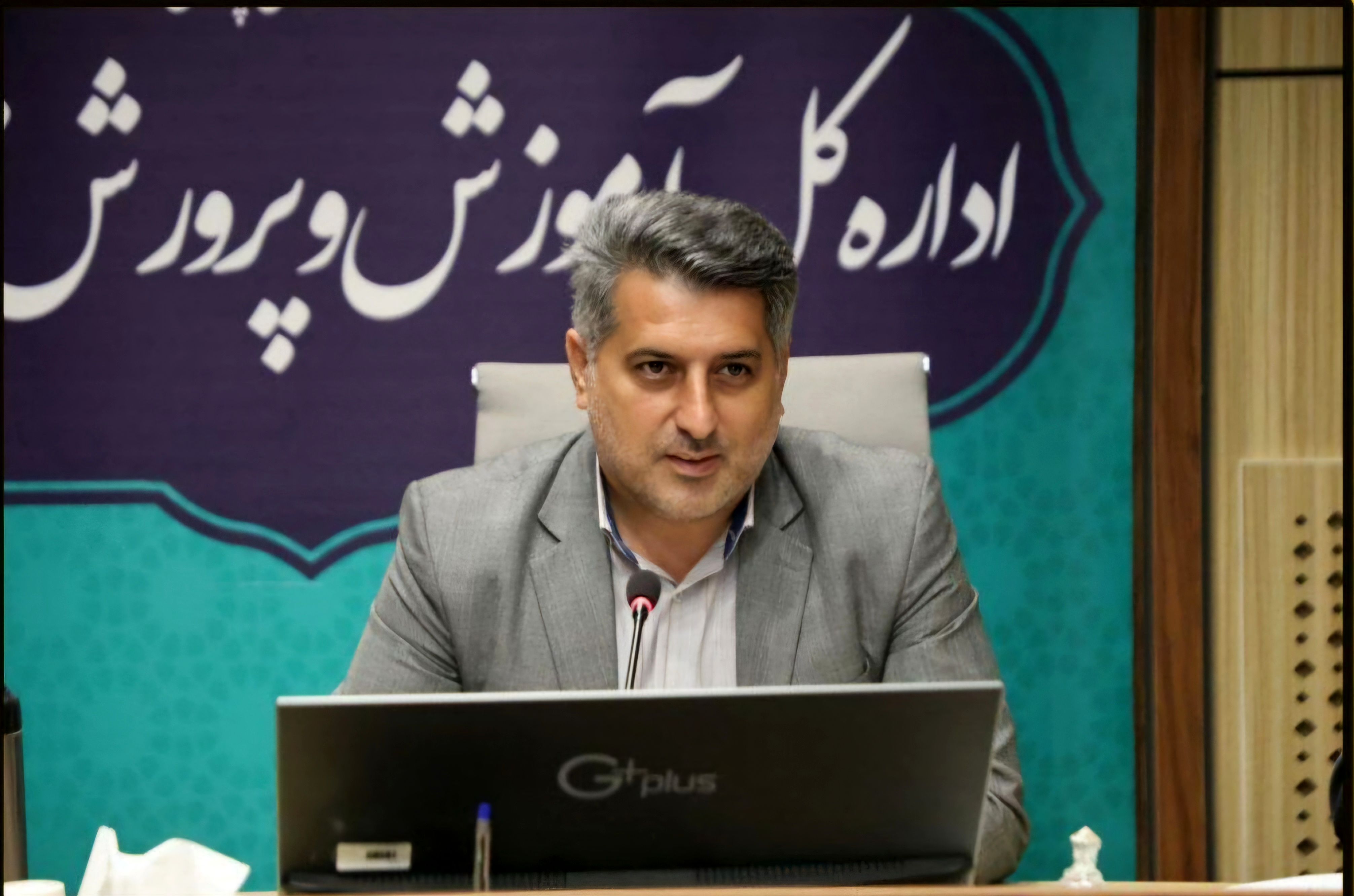 فردای ایران را با فرهنگ شهدا می‌سازیم