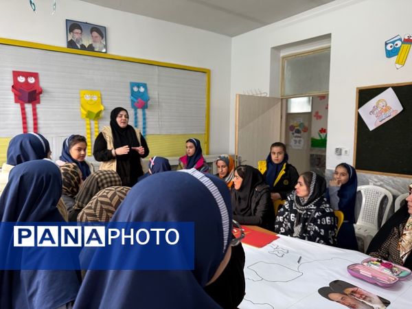 رویداد مادر دختری با محوریت پرچم ایران در مدرسه المهدی ناحیه 2 کرج 