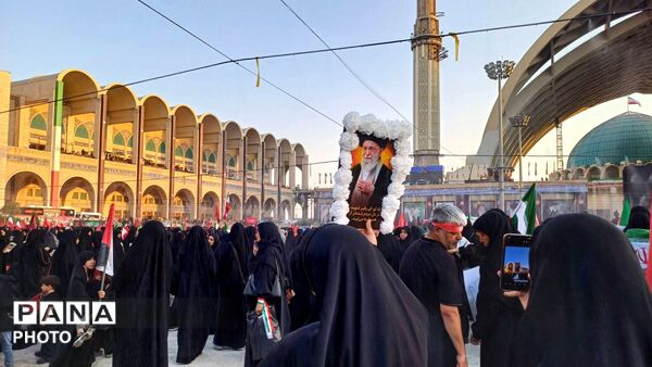 مصلی امام خمینی(ره) تهران میزبان آیین باشکوه وداع با پیکر مطهر رهبر شهید