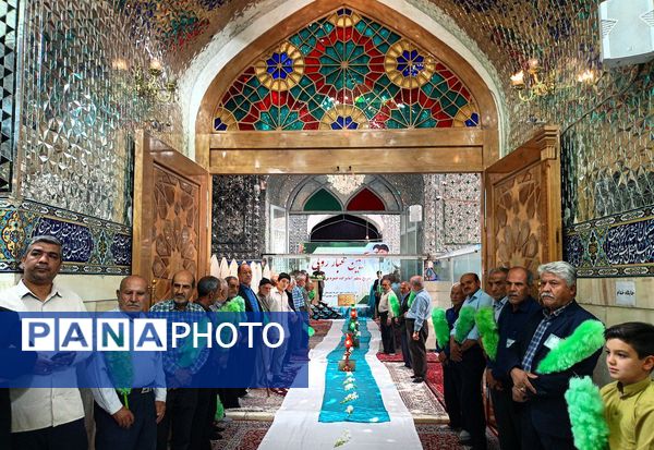 غبارروبی مزار امامزاده سید حمزه کاشمر