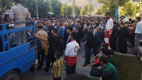 مراسم تشییع و وداع با شهید امنیت حسین اسحاقی در لردگان 