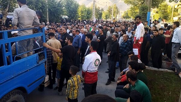 مراسم تشییع و وداع با شهید امنیت حسین اسحاقی در لردگان 