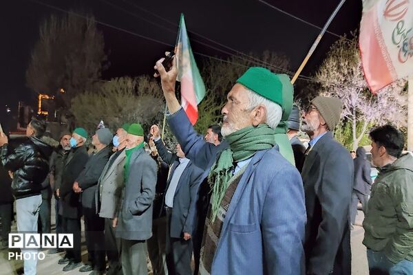 شیعه امام خود را تنها نمی گذارد 