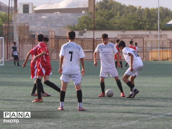 دومین روز از مسابقات مینی فوتبال ورزشی دانش آموزان روستایی و عشایری سراسر کشور