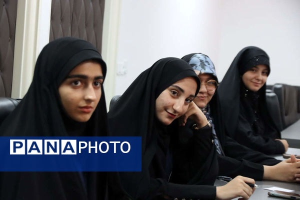 تقدیر از دانش‌آموز خبرنگاران فعال پانا اسلامشهر به مناسبت روز خبرنگار