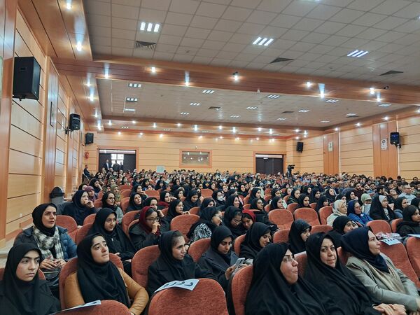 آیین تجلیل از رتبه‌ برتر‌های ناحیه۲