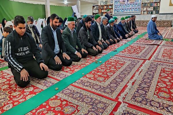 آخرین روز از اعتکاف دانش آموزی انس با خدا  در مسجد جامع شهر بار نیشابور