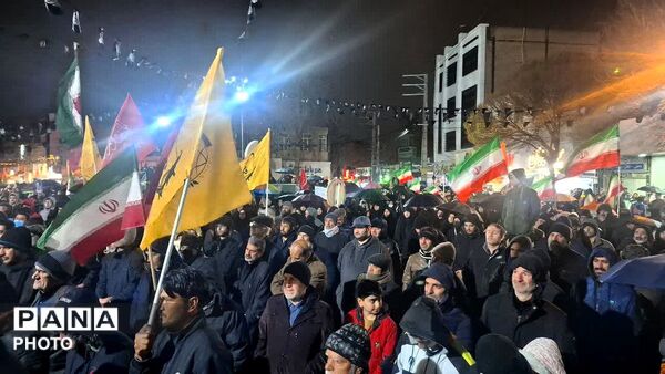 اجتماع حماسی مردم نظرآباد برای بیعت با سومین رهبر انقلاب
