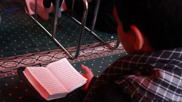 برگزاری مراسم خوانش اعمال ام‌داوود در سومین روز اعتکاف 