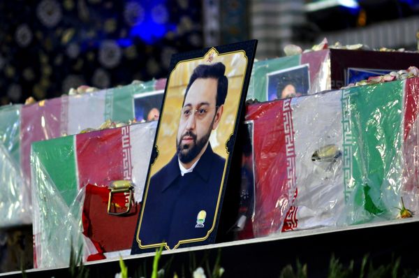 زیارت شهدای جمهور در حرم مطهر رضوی