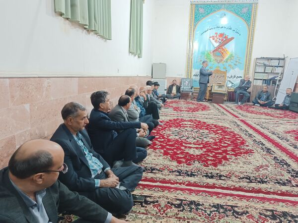نشست فرماندار با اصناف و بازاریان گناباد 