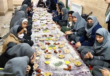 ضیافت افطاری در دبیرستان فضیلت قائمشهر