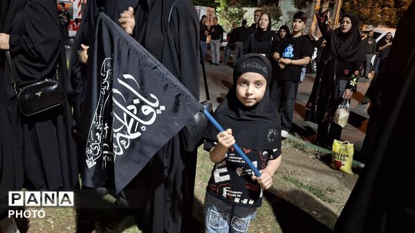 سیاه‌پوشان کوچک در مسیر عشق حسینی