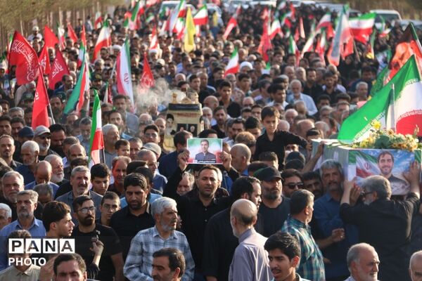 تشییع پیکر شهید محمدمهدی رضایی نصرآبادی در یزد