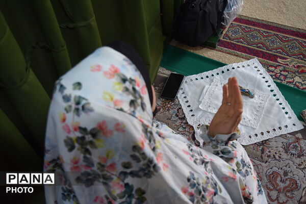 نماز جمعه فارسان؛ صف‌هایی که وحدت را به چشم آوردند